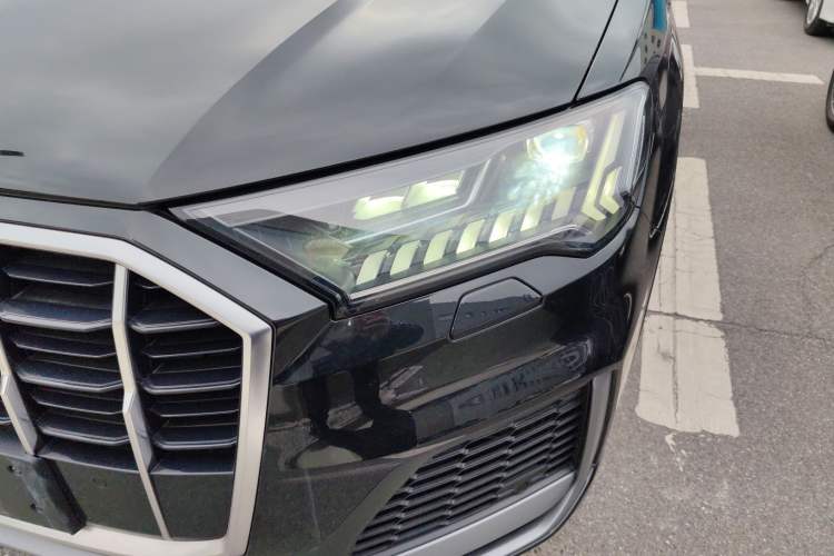 Used Audi Q7 2023 55 TFSI quattro S line Sport Edition Left Front Headlight