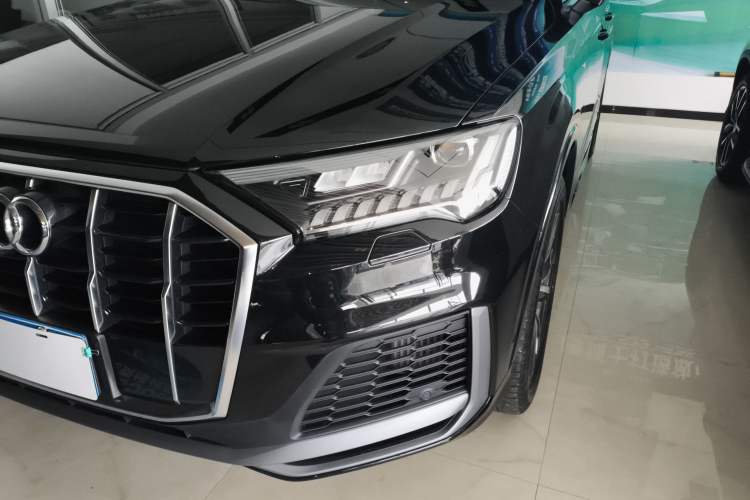 Used Audi Q7 2023 55 TFSI quattro S line Sport Edition Left Front Headlight