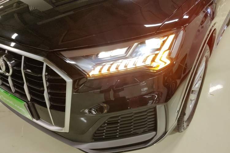 Used Audi Q7 2023 45 TFSI quattro S line Sport model Left Front Headlight