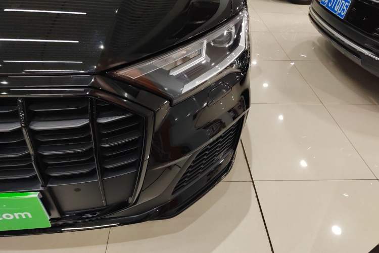 Used Audi Q7 2023 55 TFSI quattro S line Ice and Snow Sports Edition Left Front Headlight