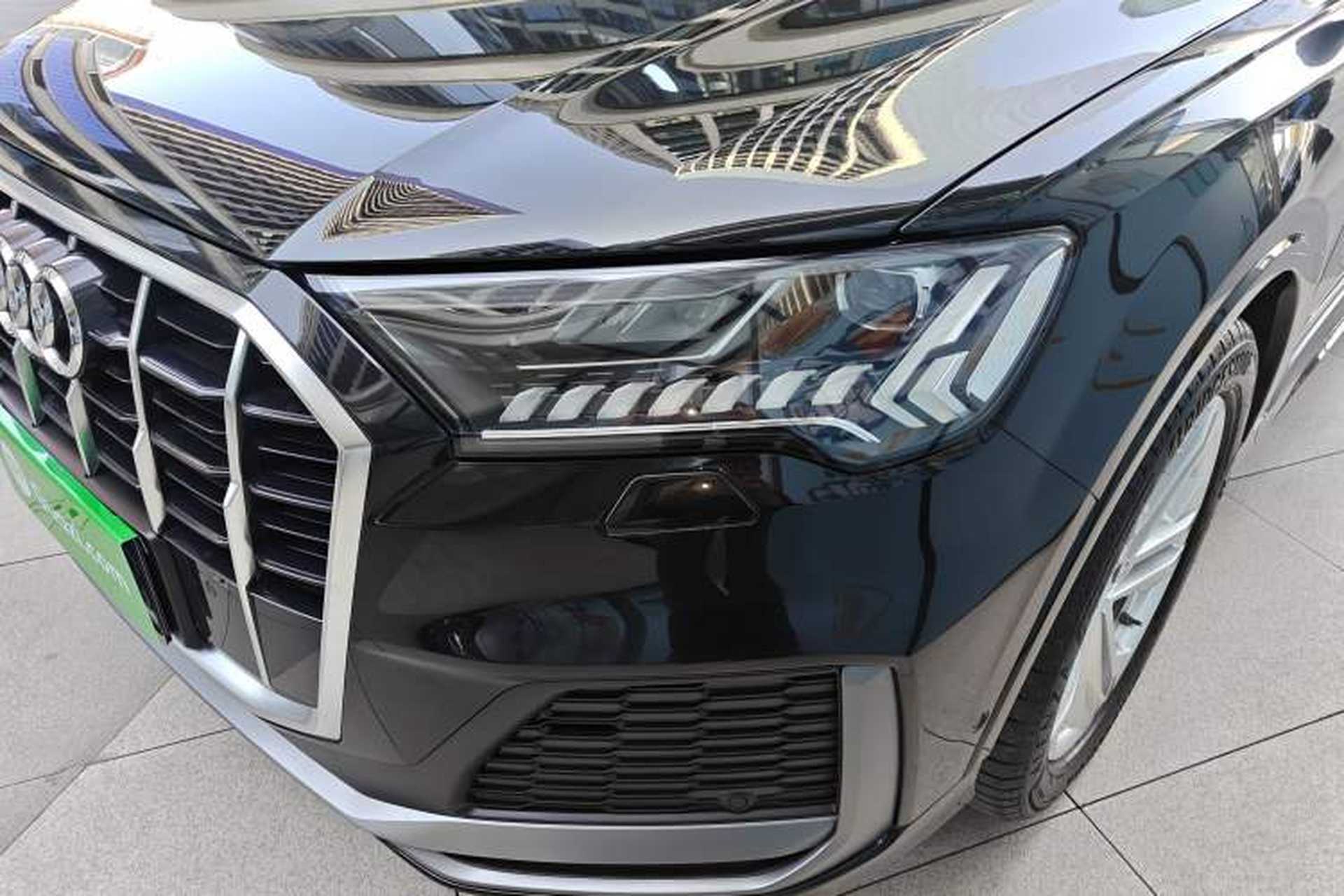 Used Audi Q7 2023 45 TFSI quattro S line Sport model Left Front Headlight