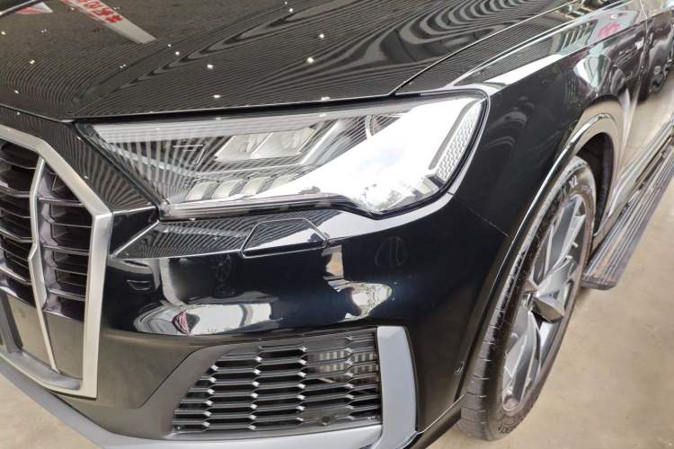 Used Audi Q7 2023 55 TFSI quattro S line Sport Edition Left Front Headlight