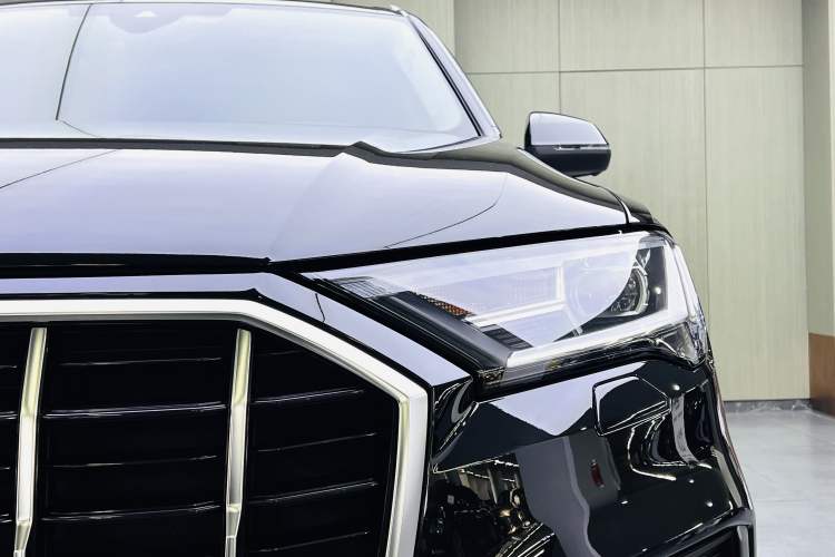 Used Audi Q7 2023 55 TFSI quattro S line Sport Edition Left Front Headlight