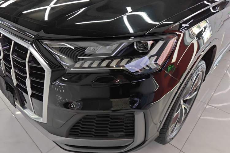Used Audi Q7 2023 55 TFSI quattro S line Sport Edition Left Front Headlight