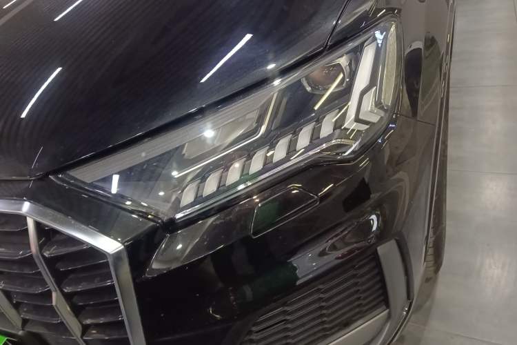 Used Audi Q7 2023 45 TFSI quattro S line Sport model Left Front Headlight