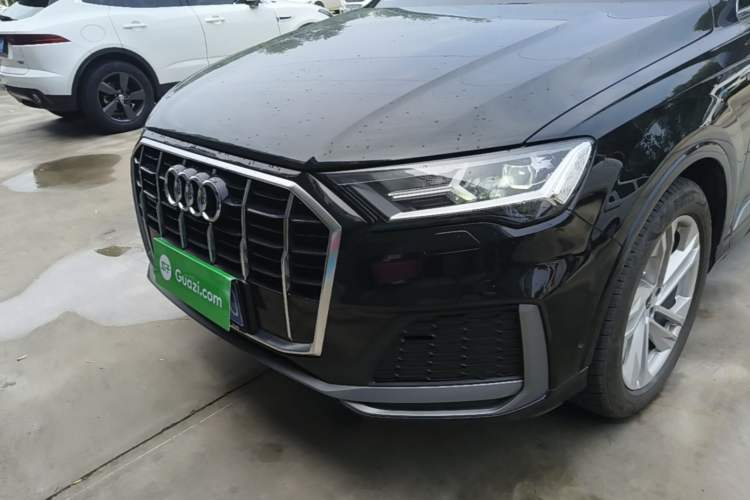Used Audi Q7 2023 45 TFSI quattro S line Sport model Left Front Headlight