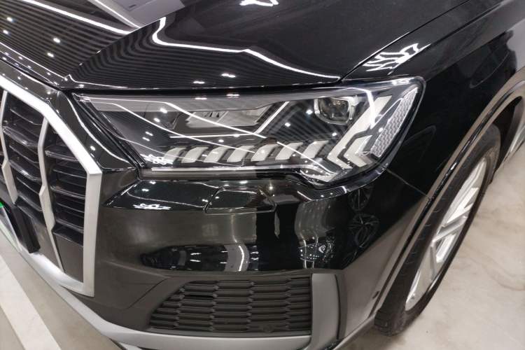 Used Audi Q7 2023 45 TFSI quattro S line Sport model Left Front Headlight