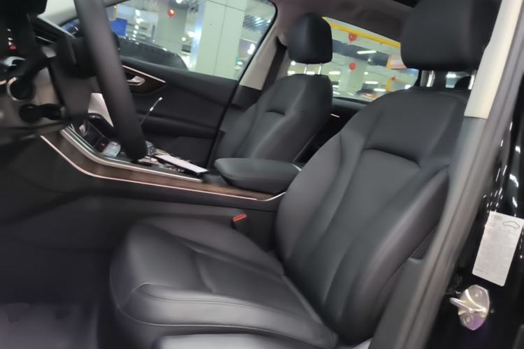 Used Audi Q7 2023 45 TFSI quattro S line Sport model Left Front Seat