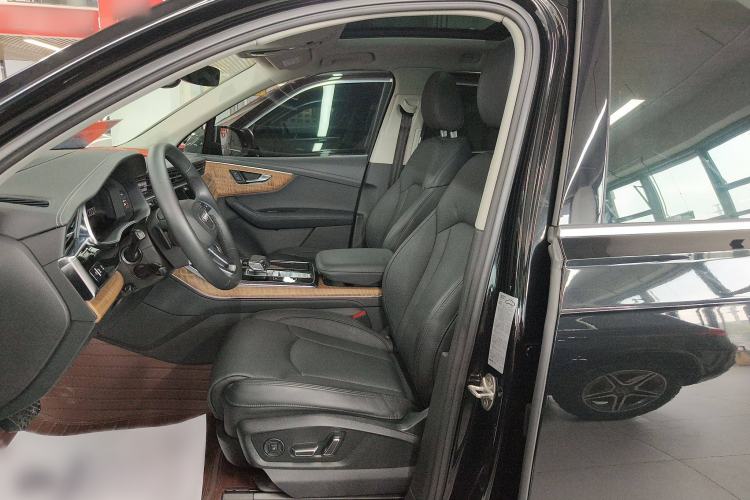 Used Audi Q7 2023 55 TFSI quattro S Prestige Edition Left Front Seat