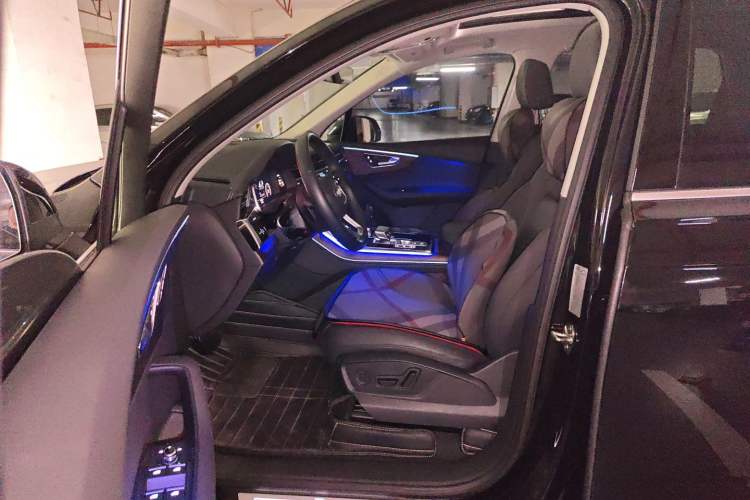 Used Audi Q7 2023 45 TFSI quattro S line Sport model Left Front Seat