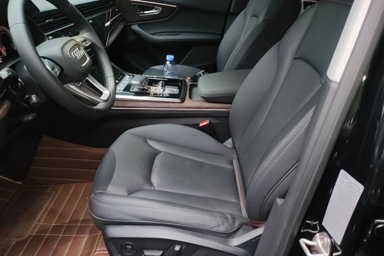 Used Audi Q7 2023 55 TFSI quattro S line Sport Edition Left Front Seat