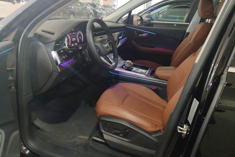 Used Audi Q7 2023 45 TFSI quattro S line Sport model Left Front Seat