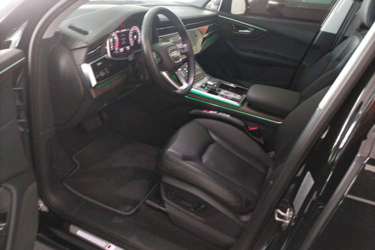Used Audi Q7 2023 45 TFSI quattro S line Sport model Left Front Seat