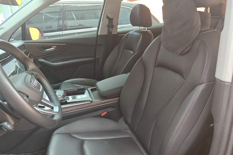 Used Audi Q7 2023 45 TFSI quattro S line Sport model Left Front Seat