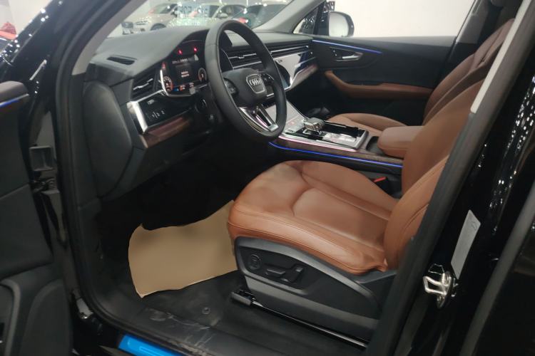 Used Audi Q7 2023 45 TFSI quattro S line Sport model Left Front Seat