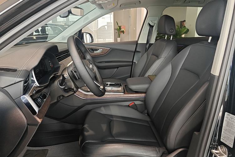 Used Audi Q7 2023 55 TFSI quattro S line Sport Edition Left Front Seat