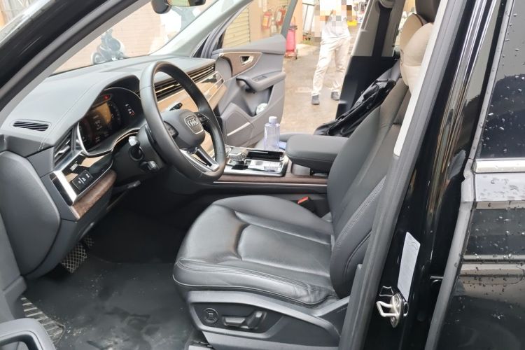 Used Audi Q7 2023 55 TFSI quattro S line Sport Edition Left Front Seat