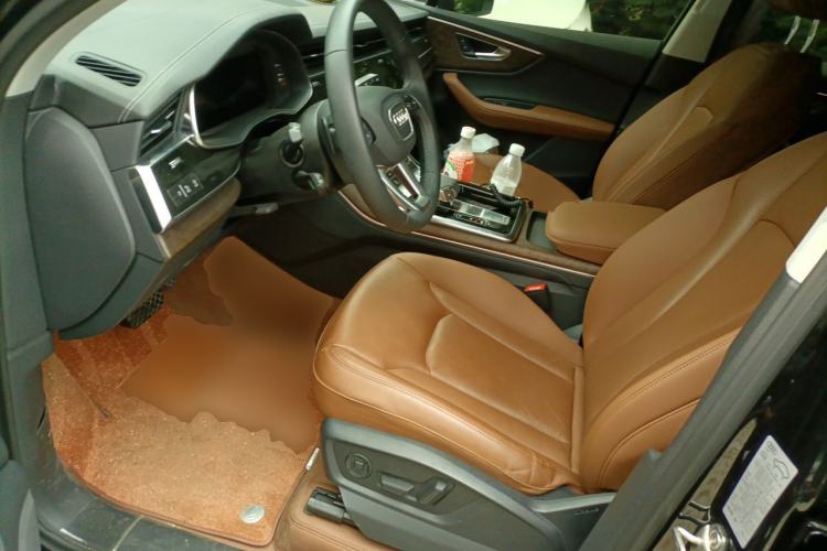 Used Audi Q7 2023 45 TFSI quattro S line Sport model Left Front Seat