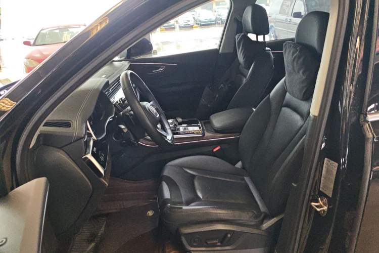 Used Audi Q7 2023 55 TFSI quattro S line Sport Edition Left Front Seat