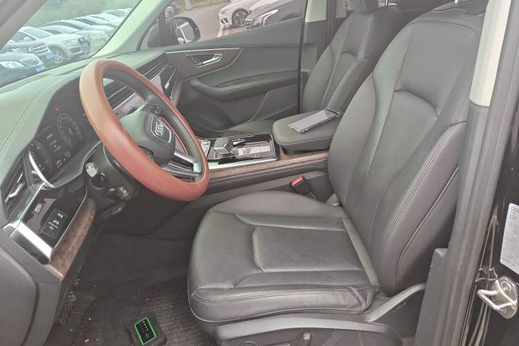 Used Audi Q7 2023 45 TFSI quattro S line Sport model Left Front Seat