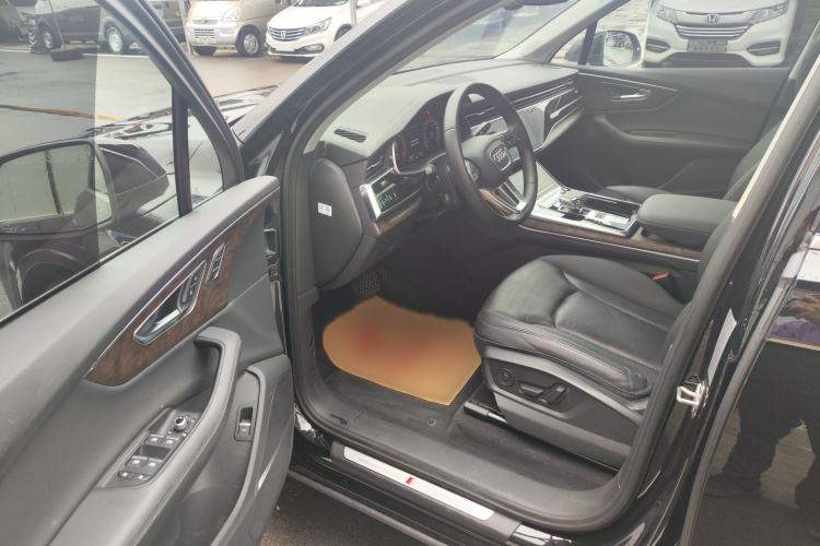 Used Audi Q7 2023 55 TFSI quattro S line Sport Edition Left Front Seat