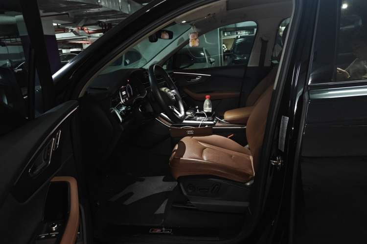 Used Audi Q7 2023 55 TFSI quattro S line Sport Edition Left Front Seat