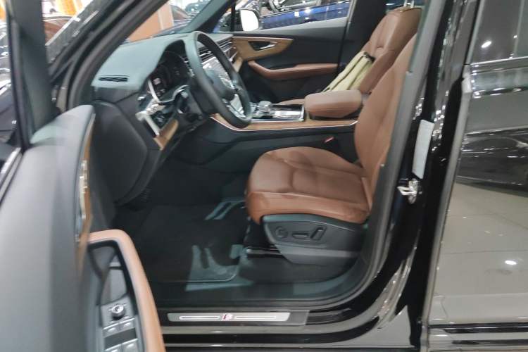Used Audi Q7 2023 55 TFSI quattro S line Ice and Snow Sports Edition Left Front Seat