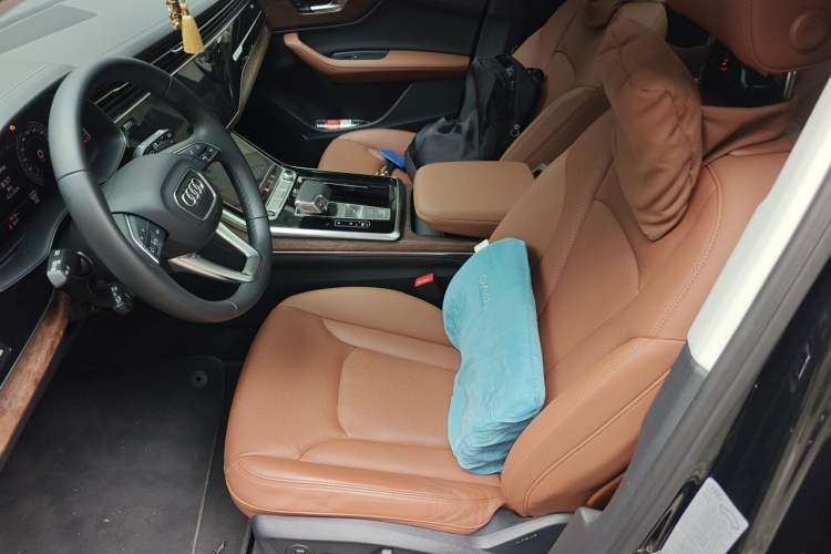 Used Audi Q7 2023 55 TFSI quattro S line Sport Edition Left Front Seat