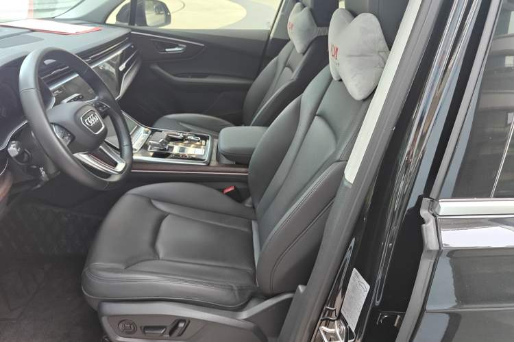 Used Audi Q7 2023 45 TFSI quattro S line Sport model Left Front Seat