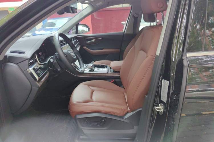 Used Audi Q7 2023 55 TFSI quattro S line Sport Edition Left Front Seat