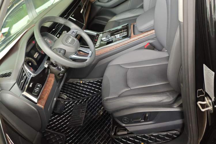 Used Audi Q7 2023 55 TFSI quattro S line Sport Edition Left Front Seat