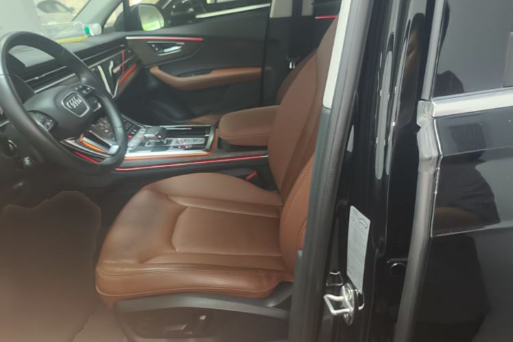 Used Audi Q7 2023 55 TFSI quattro S line Sport Edition Left Front Seat