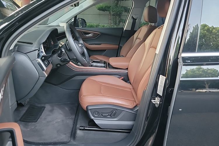 Used Audi Q7 2023 55 TFSI quattro S line Sport Edition Left Front Seat