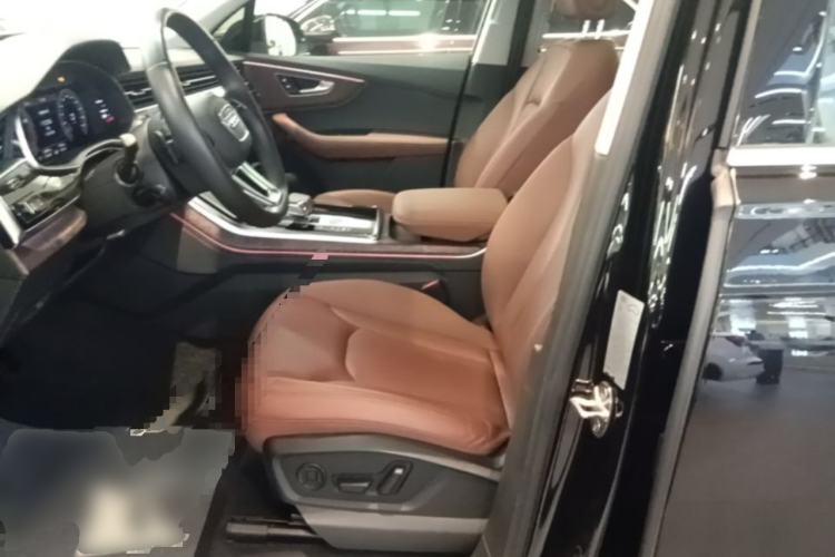 Used Audi Q7 2023 45 TFSI quattro S line Sport model Left Front Seat