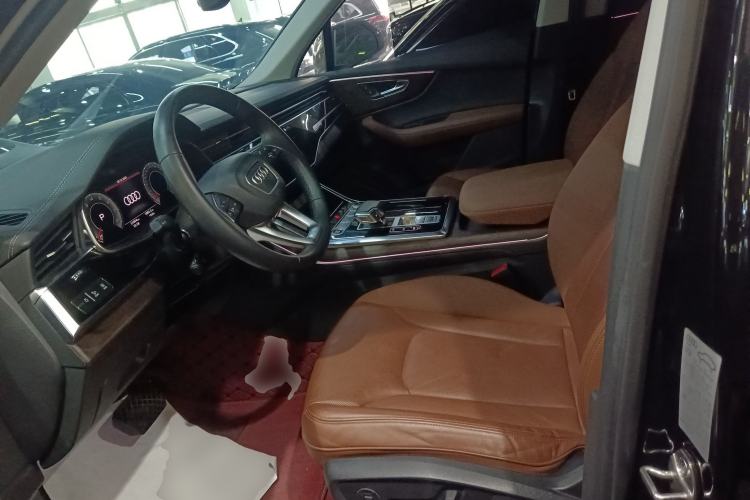 Used Audi Q7 2023 45 TFSI quattro S line Sport model Left Front Seat