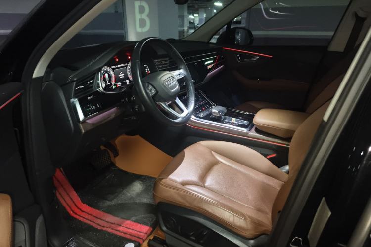 Used Audi Q7 2023 45 TFSI quattro S line Sport model Left Front Seat