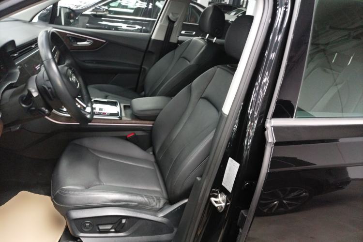 Used Audi Q7 2023 45 TFSI quattro S line Sport model Left Front Seat