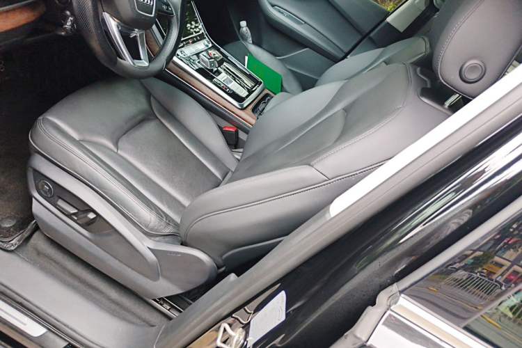 Used Audi Q7 2023 45 TFSI quattro S line Sport model Left Front Seat