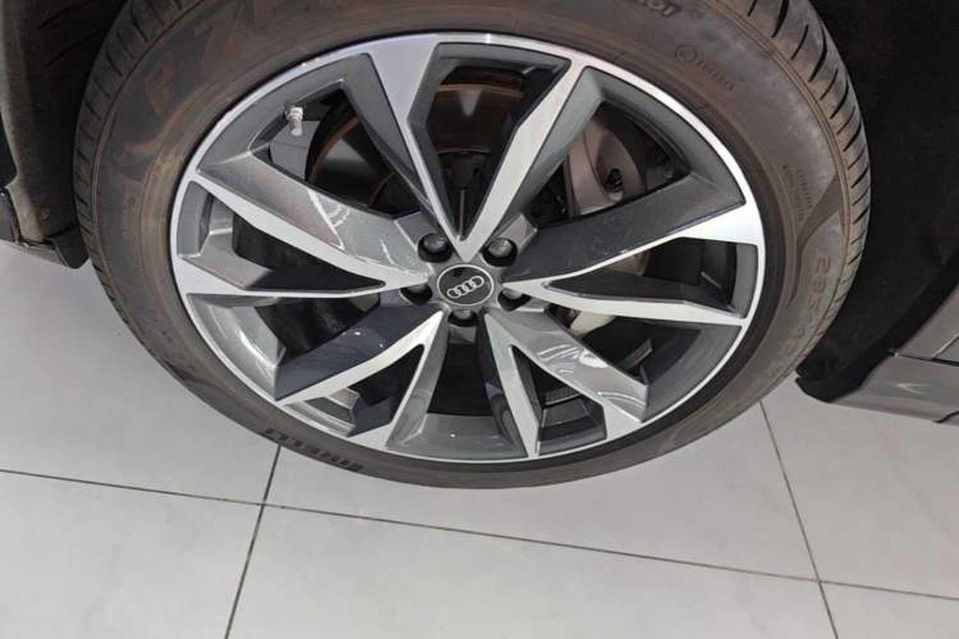 Used Audi Q7 2023 55 TFSI quattro S line Sport Edition Left Front Wheel Hub