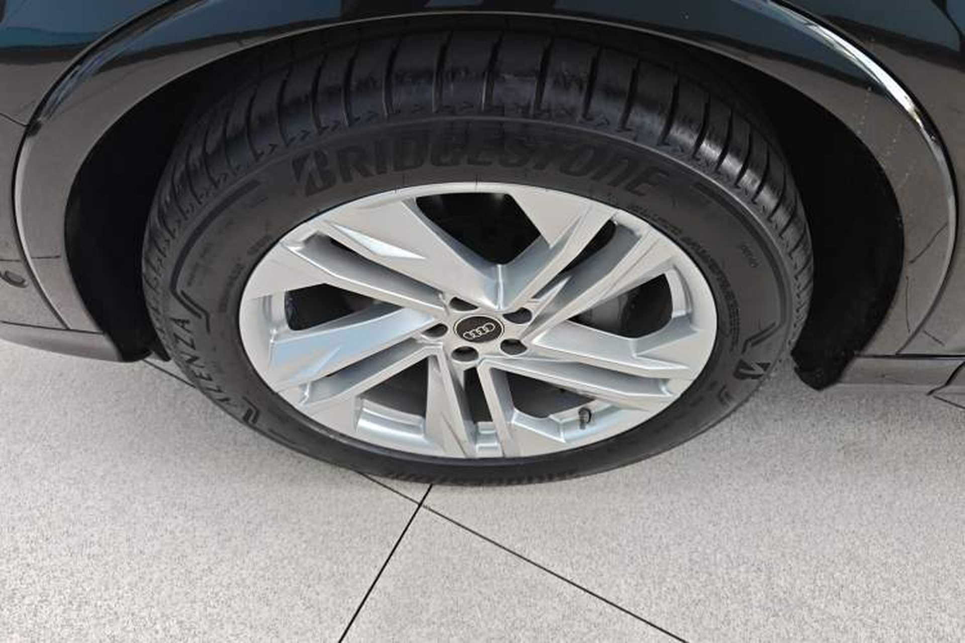 Used Audi Q7 2023 45 TFSI quattro S line Sport model Left Front Wheel Hub