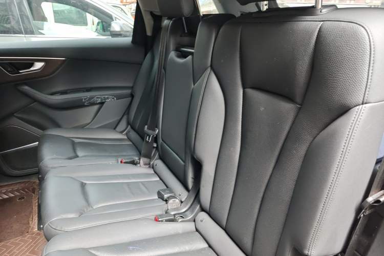 Used Audi Q7 2023 55 TFSI quattro S line Sport Edition Left Rear Seat