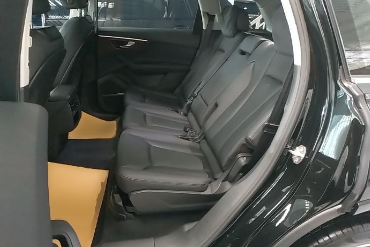 Used Audi Q7 2023 55 TFSI quattro S line Sport Edition Left Rear Seat