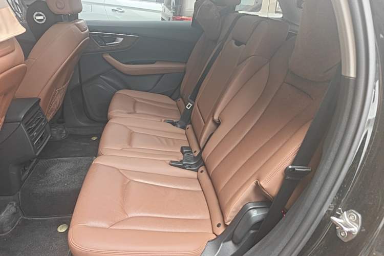 Used Audi Q7 2023 45 TFSI quattro S line Sport model Left Rear Seat