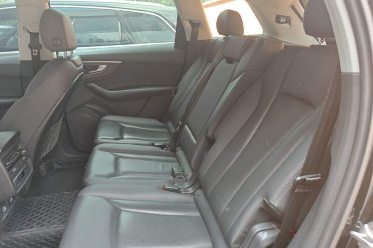 Used Audi Q7 2023 45 TFSI quattro S line Sport model Left Rear Seat