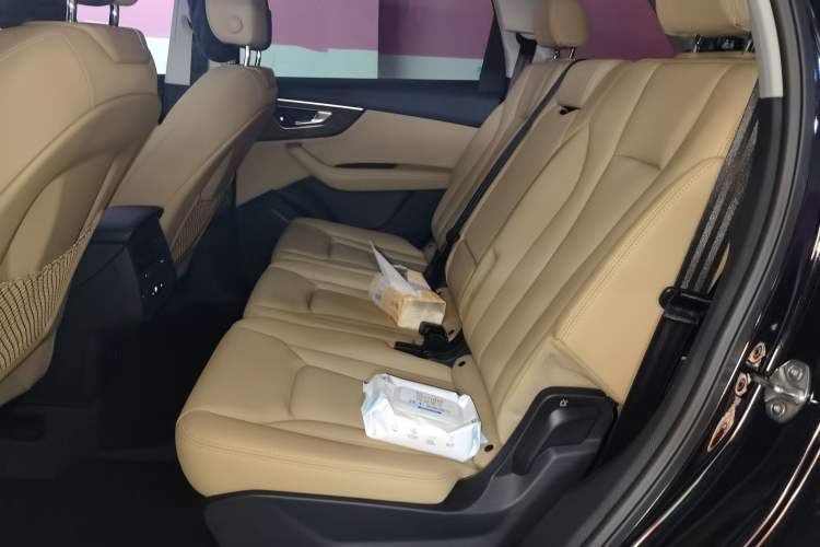 Used Audi Q7 2023 45 TFSI quattro S line Sport model Left Rear Seat