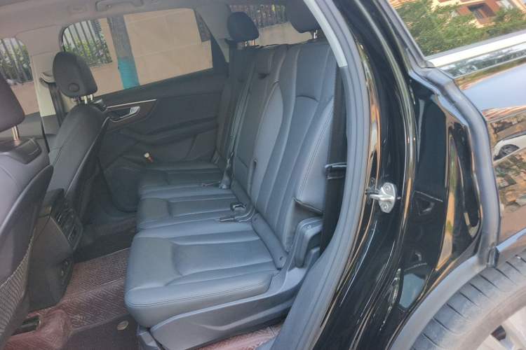 Used Audi Q7 2023 45 TFSI quattro S line Sport model Left Rear Seat