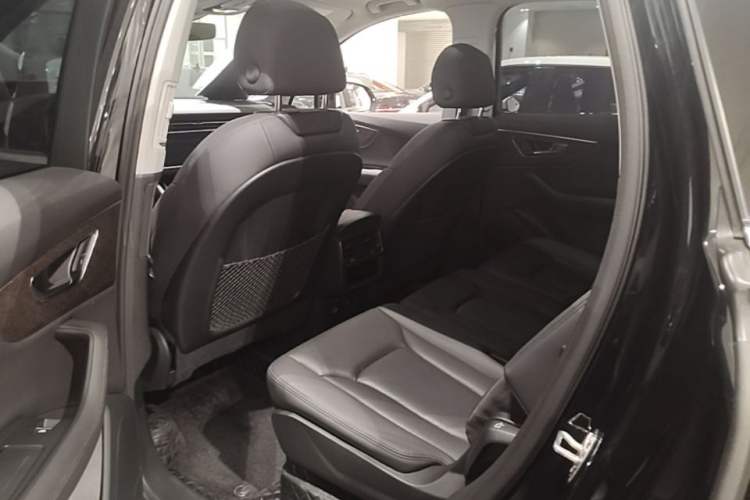 Used Audi Q7 2023 55 TFSI quattro S line Sport Edition Left Rear Seat