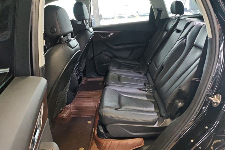 Used Audi Q7 2023 55 TFSI quattro S line Sport Edition Left Rear Seat