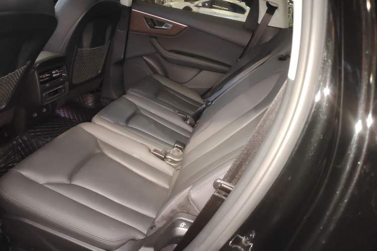 Used Audi Q7 2023 45 TFSI quattro S line Sport model Left Rear Seat