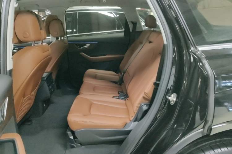 Used Audi Q7 2023 45 TFSI quattro S line Sport model Left Rear Seat